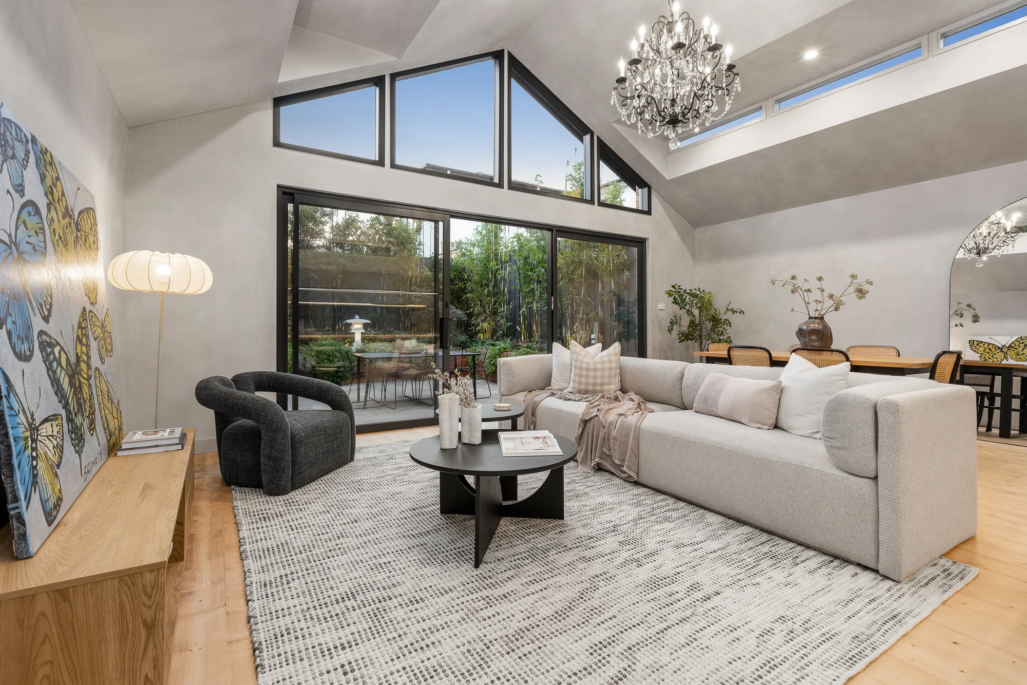 Property staging Caulfield North Melbourne, Bella Vista Road kitchen by KE Property Styling